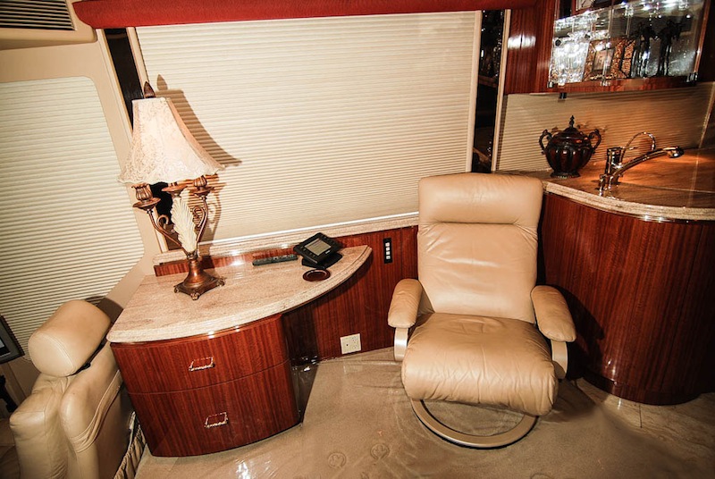 2005 Prevost Marathon H3-45 For Sale