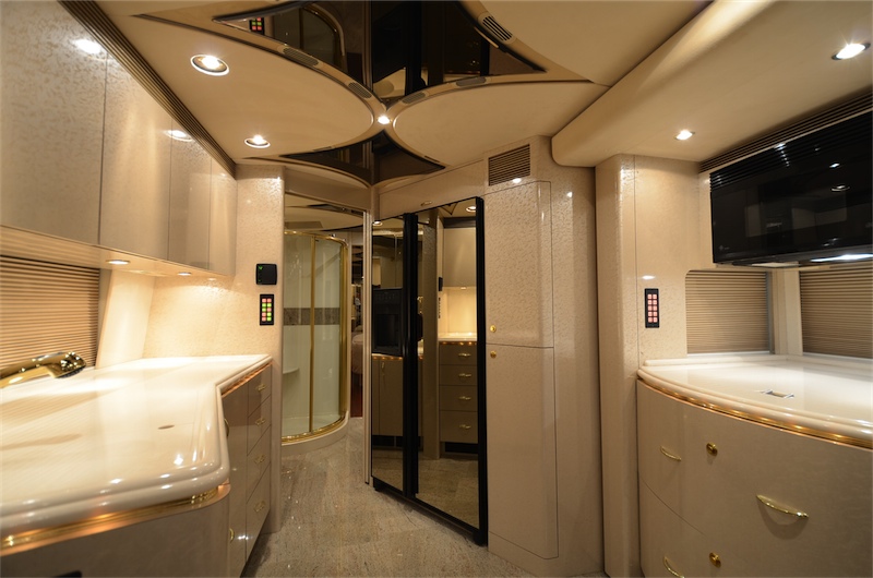 2005 Prevost Marathon H3-45 For Sale