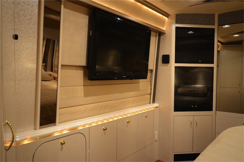 2005 Prevost Marathon H3-45 For Sale