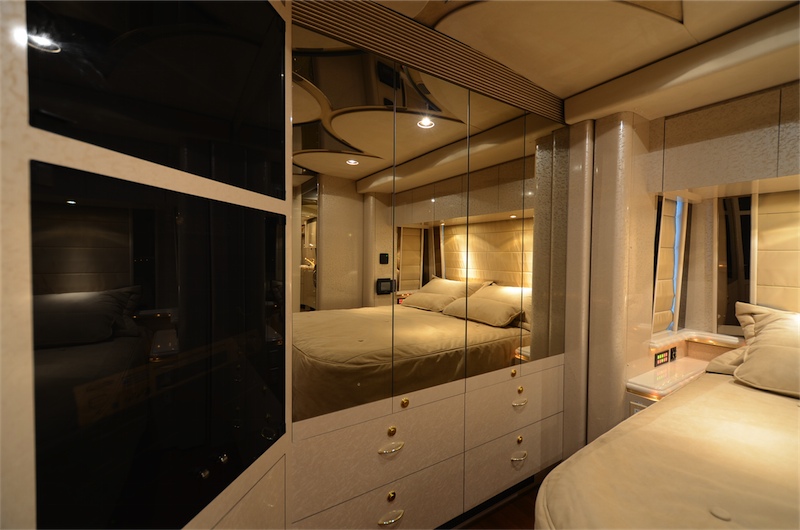2005 Prevost Marathon H3-45 For Sale