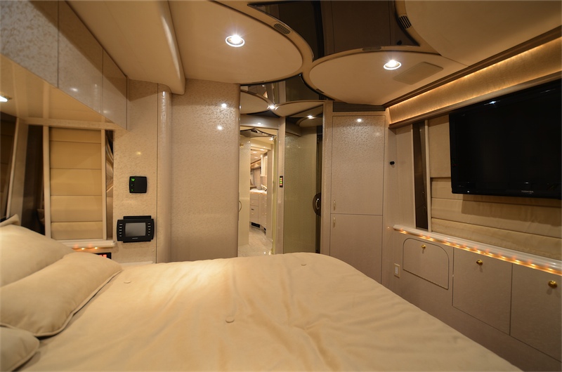2005 Prevost Marathon H3-45 For Sale