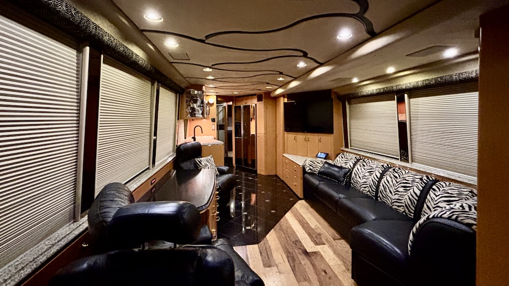 2005 Prevost Marathon XLII For Sale