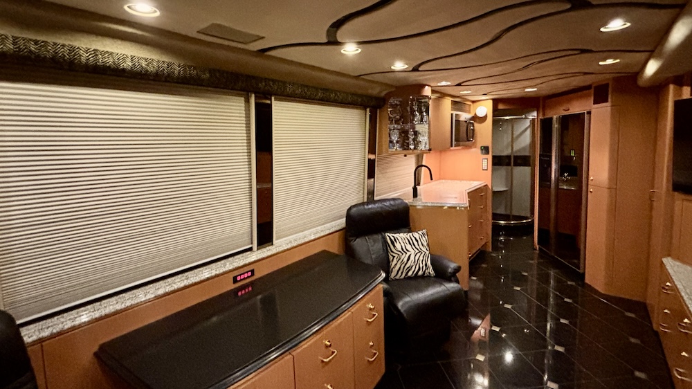 2005 Prevost Marathon XLII For Sale