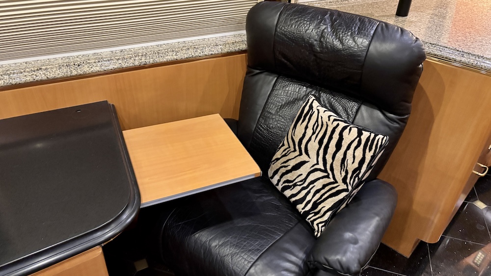 2005 Prevost Marathon XLII For Sale