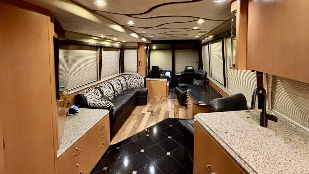 2005 Prevost Marathon XLII For Sale