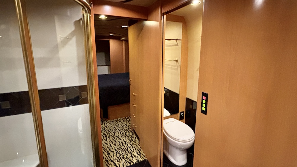 2005 Prevost Marathon XLII For Sale