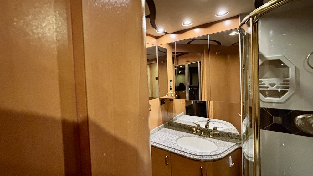 2005 Prevost Marathon XLII For Sale
