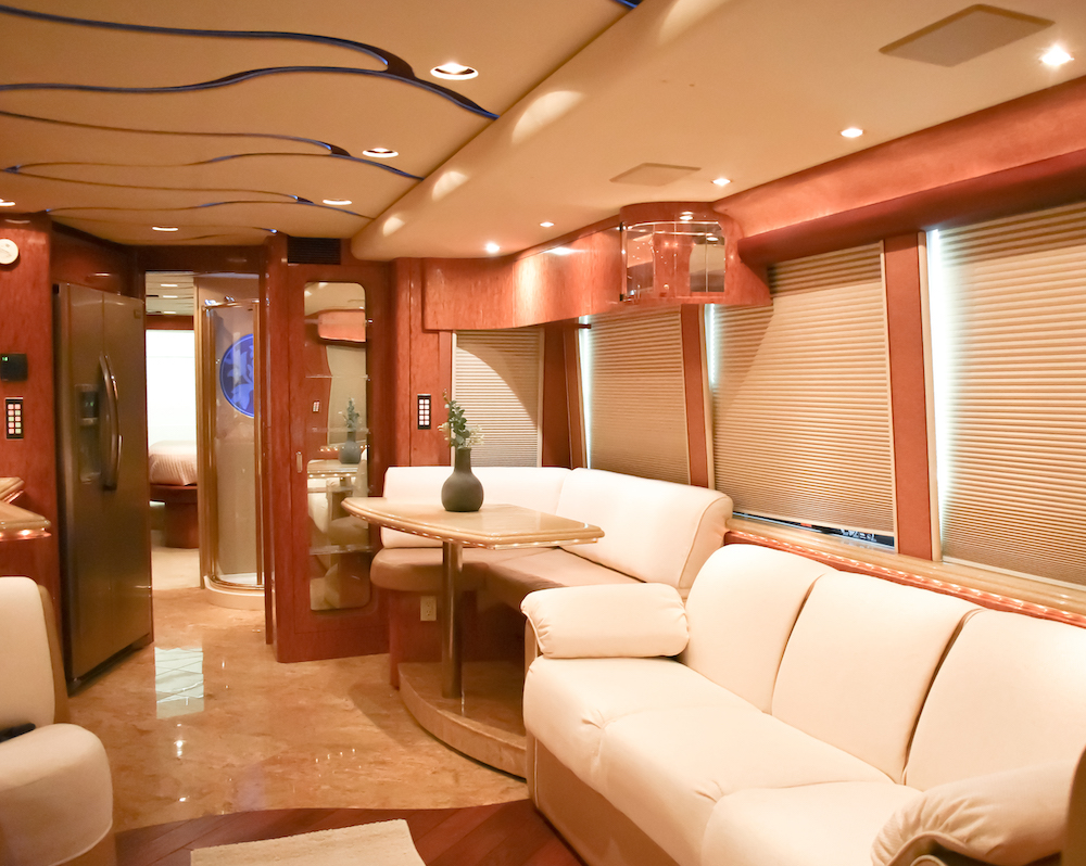 2005 Prevost Marathon XLII For Sale