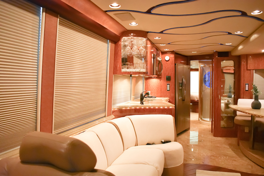 2005 Prevost Marathon XLII For Sale