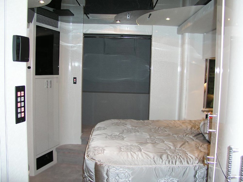 2005 Prevost Marathon XLII For Sale