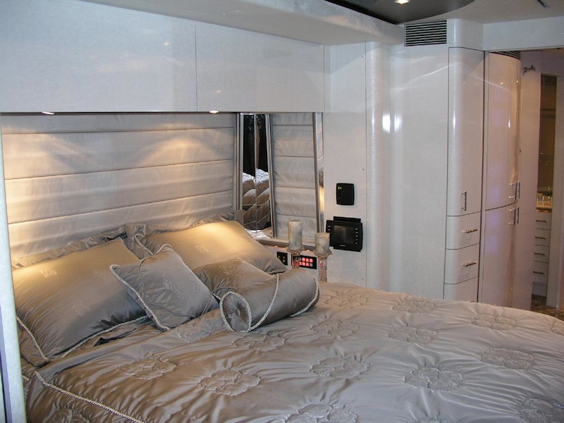 2005 Prevost Marathon XLII For Sale