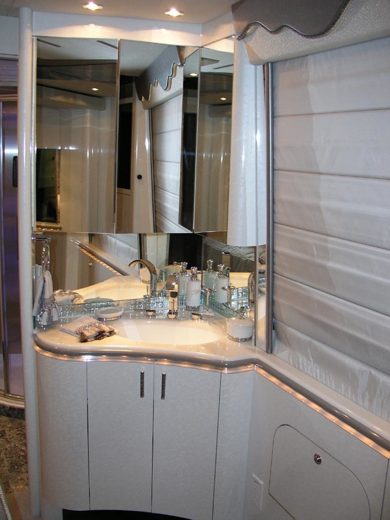 2005 Prevost Marathon XLII For Sale