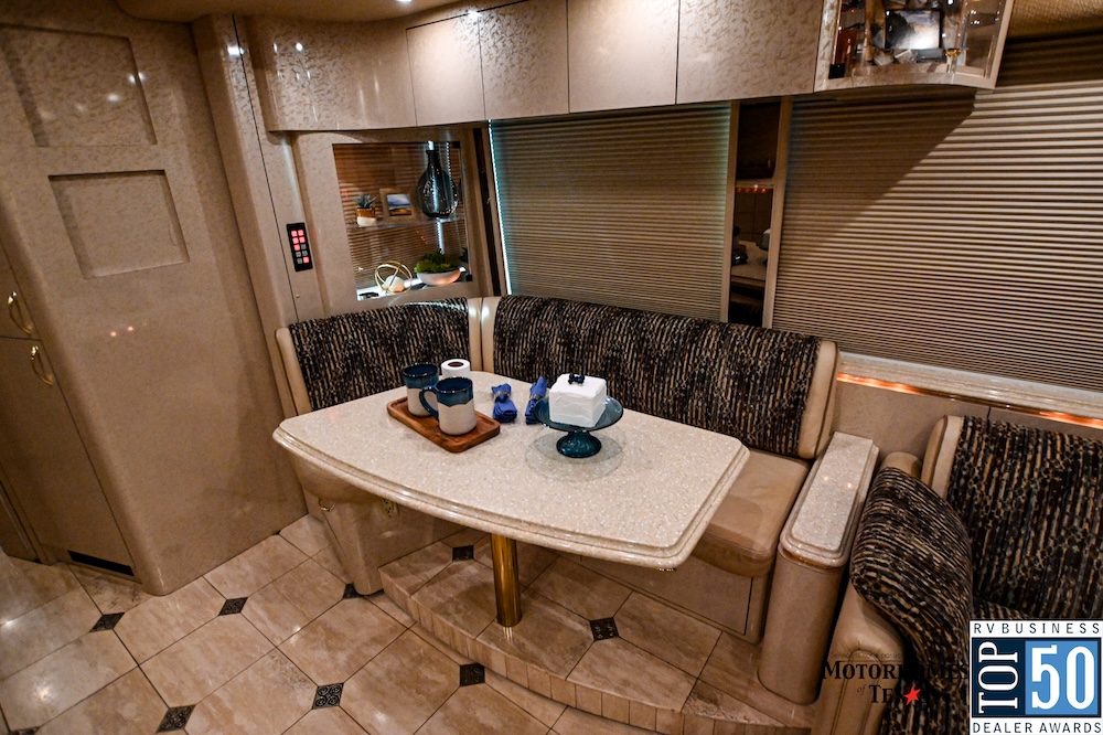 2005 Prevost Marathon XLII For Sale