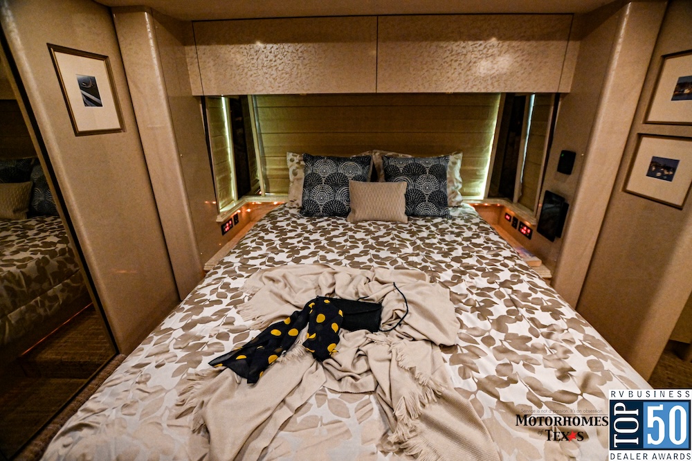 2005 Prevost Marathon XLII For Sale