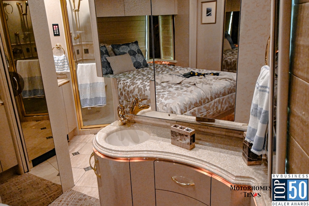 2005 Prevost Marathon XLII For Sale