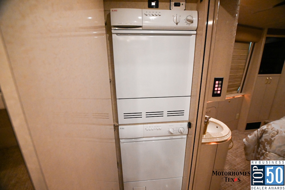 2005 Prevost Marathon XLII For Sale