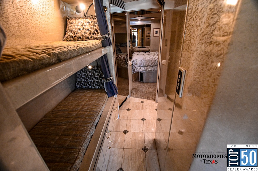 2005 Prevost Marathon XLII For Sale