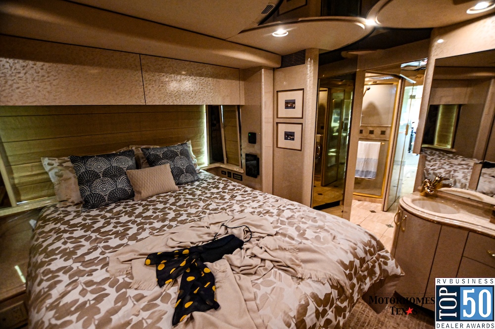 2005 Prevost Marathon XLII For Sale