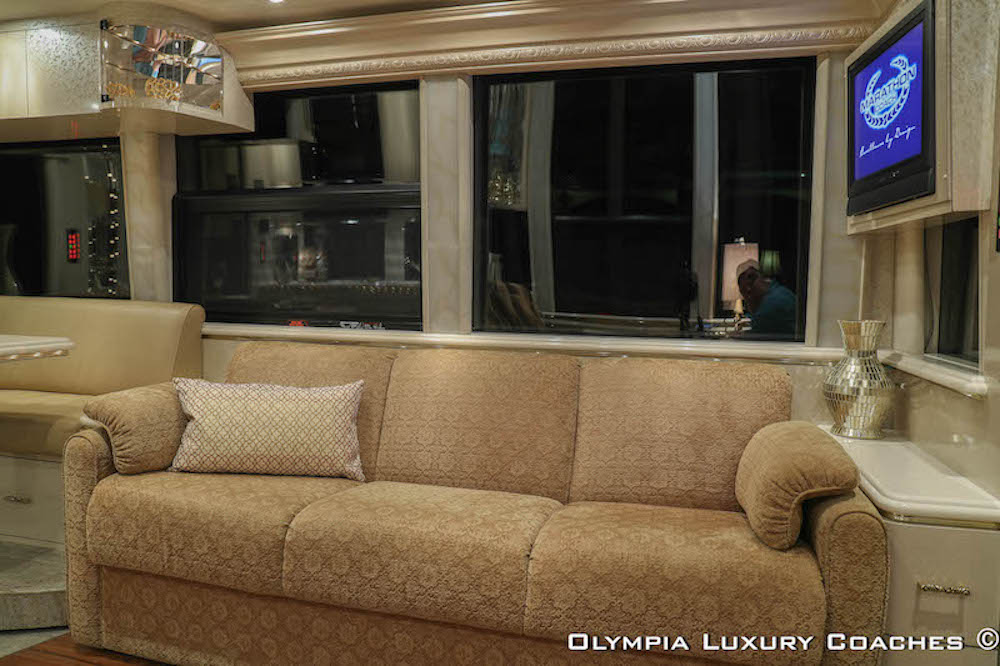 2005 Prevost Marathon XLII For Sale