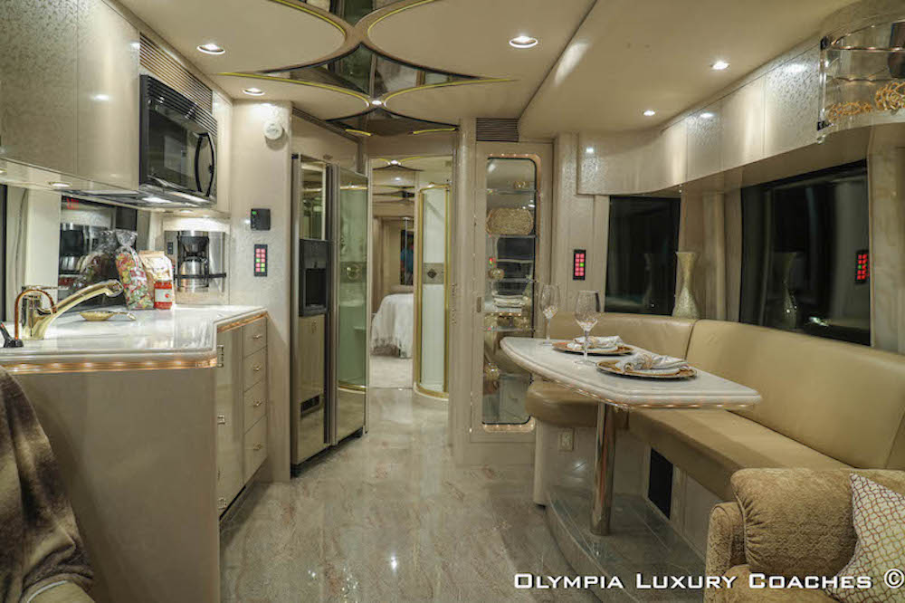 2005 Prevost Marathon XLII For Sale