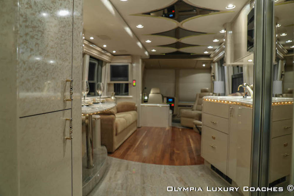 2005 Prevost Marathon XLII For Sale