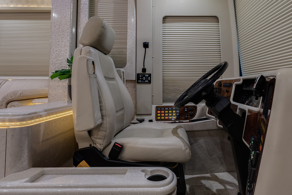 2005 Prevost Marathon XLII For Sale