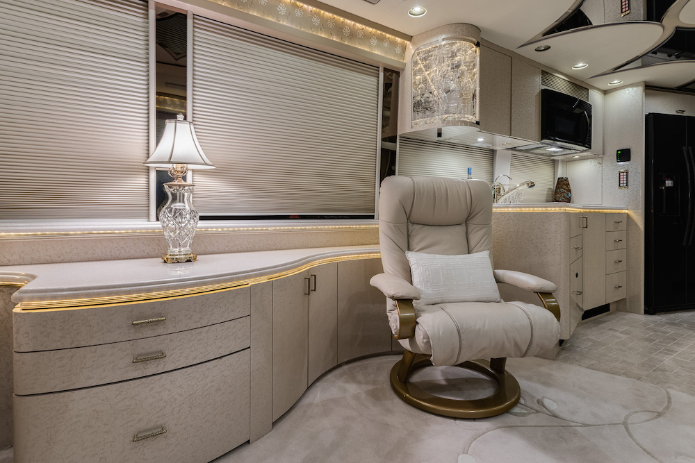 2005 Prevost Marathon XLII For Sale