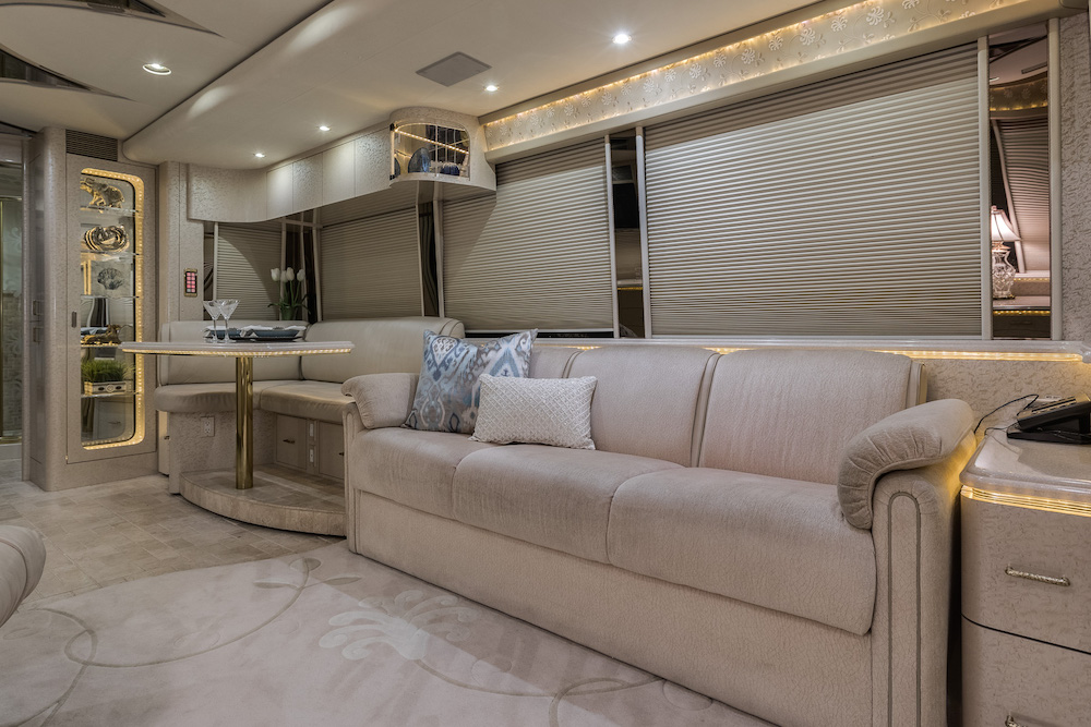 2005 Prevost Marathon XLII For Sale