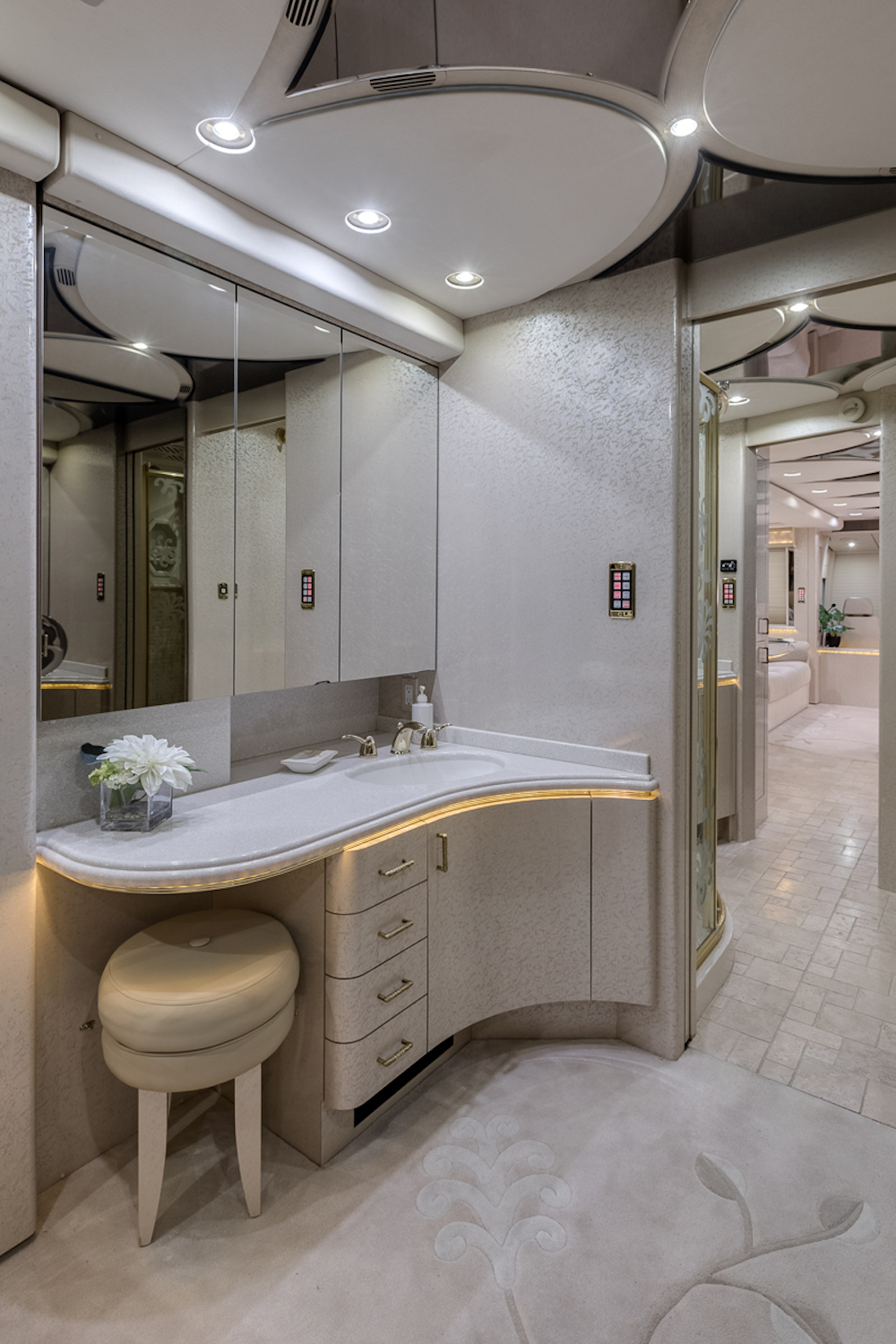 2005 Prevost Marathon XLII For Sale