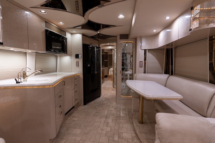 2005 Prevost Marathon XLII For Sale