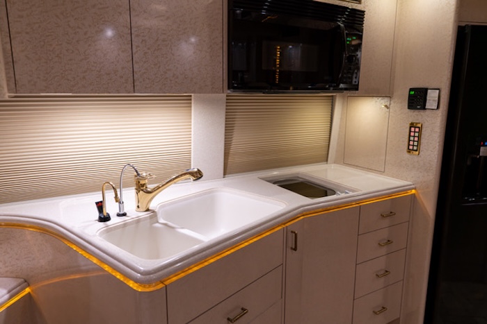 2005 Prevost Marathon XLII For Sale