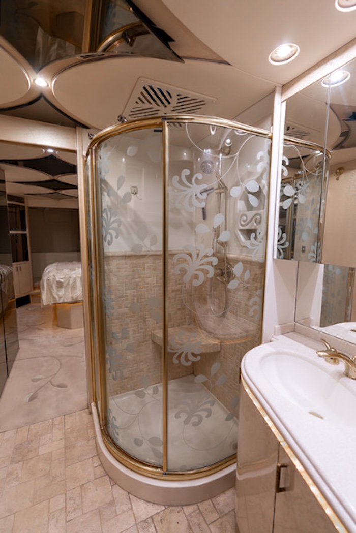 2005 Prevost Marathon XLII For Sale