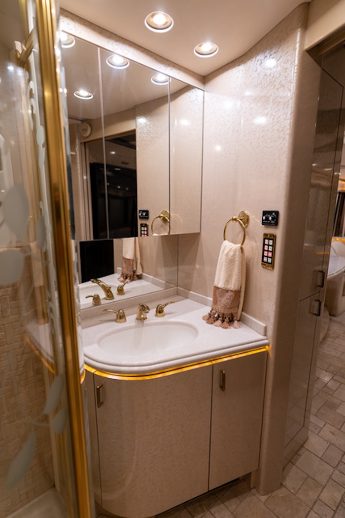 2005 Prevost Marathon XLII For Sale