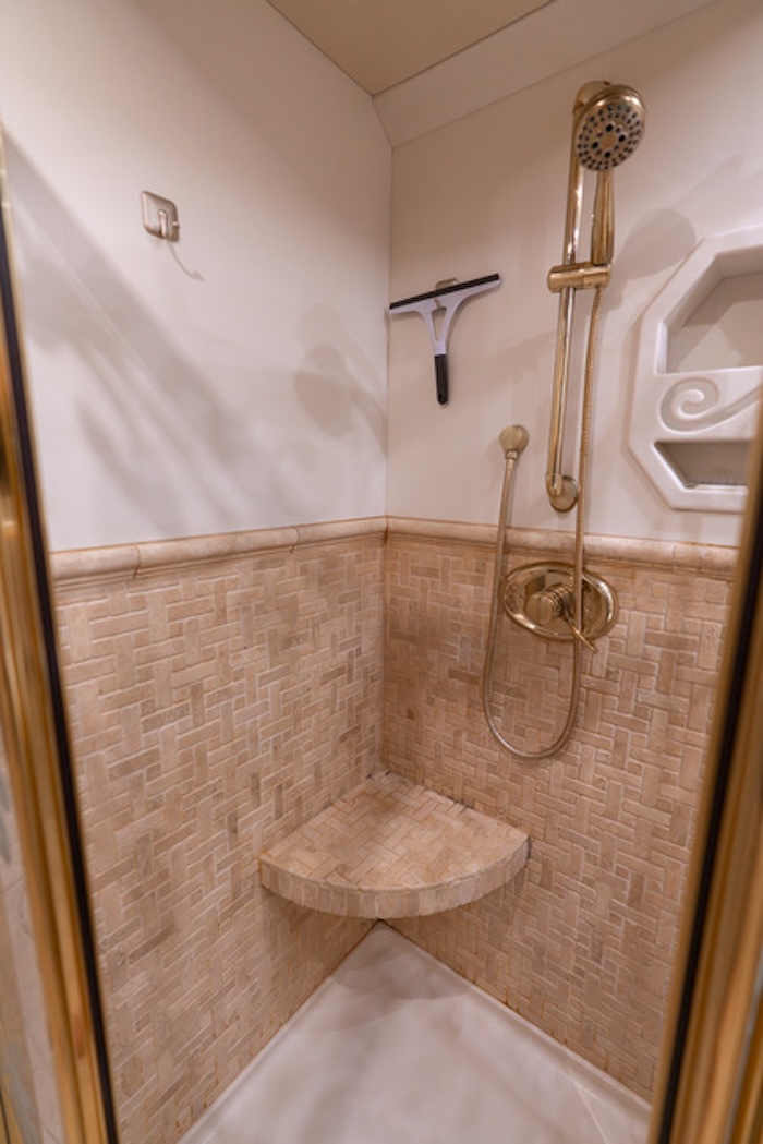 2005 Prevost Marathon XLII For Sale