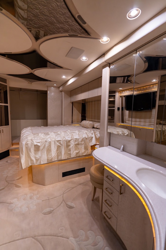 2005 Prevost Marathon XLII For Sale