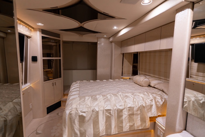 2005 Prevost Marathon XLII For Sale
