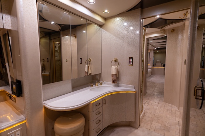 2005 Prevost Marathon XLII For Sale