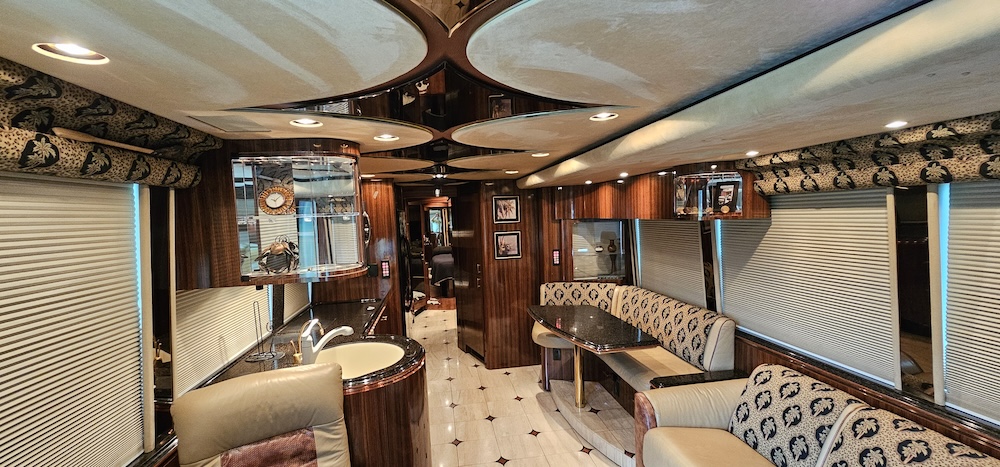 2005 Prevost Marathon XLII For Sale