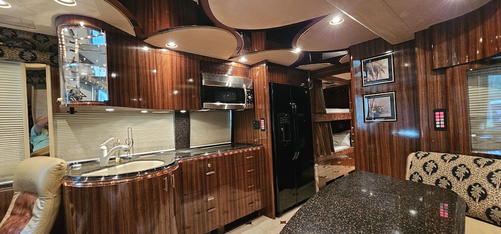 2005 Prevost Marathon XLII For Sale