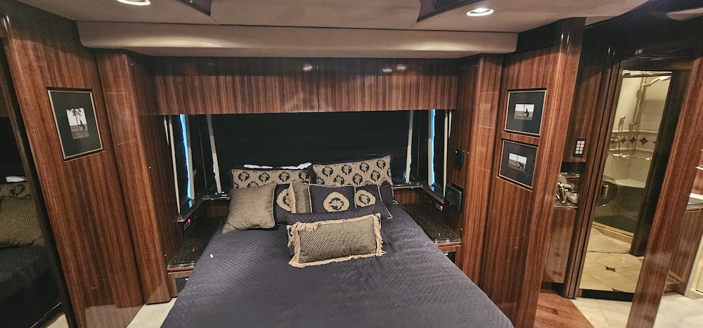 2005 Prevost Marathon XLII For Sale