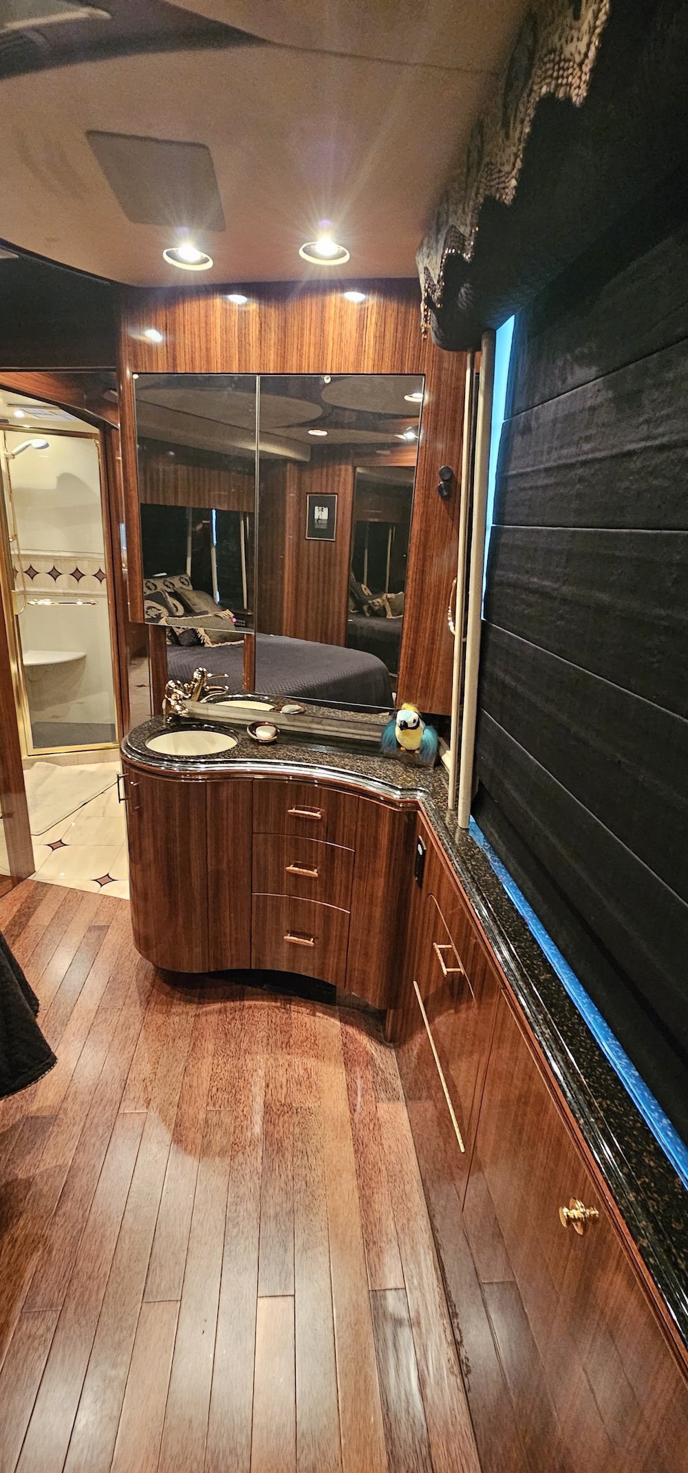 2005 Prevost Marathon XLII For Sale