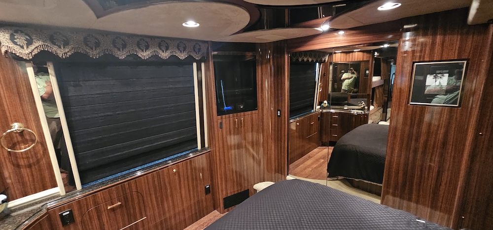 2005 Prevost Marathon XLII For Sale