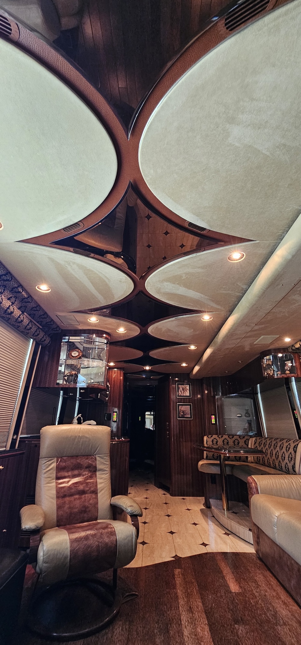2005 Prevost Marathon XLII For Sale