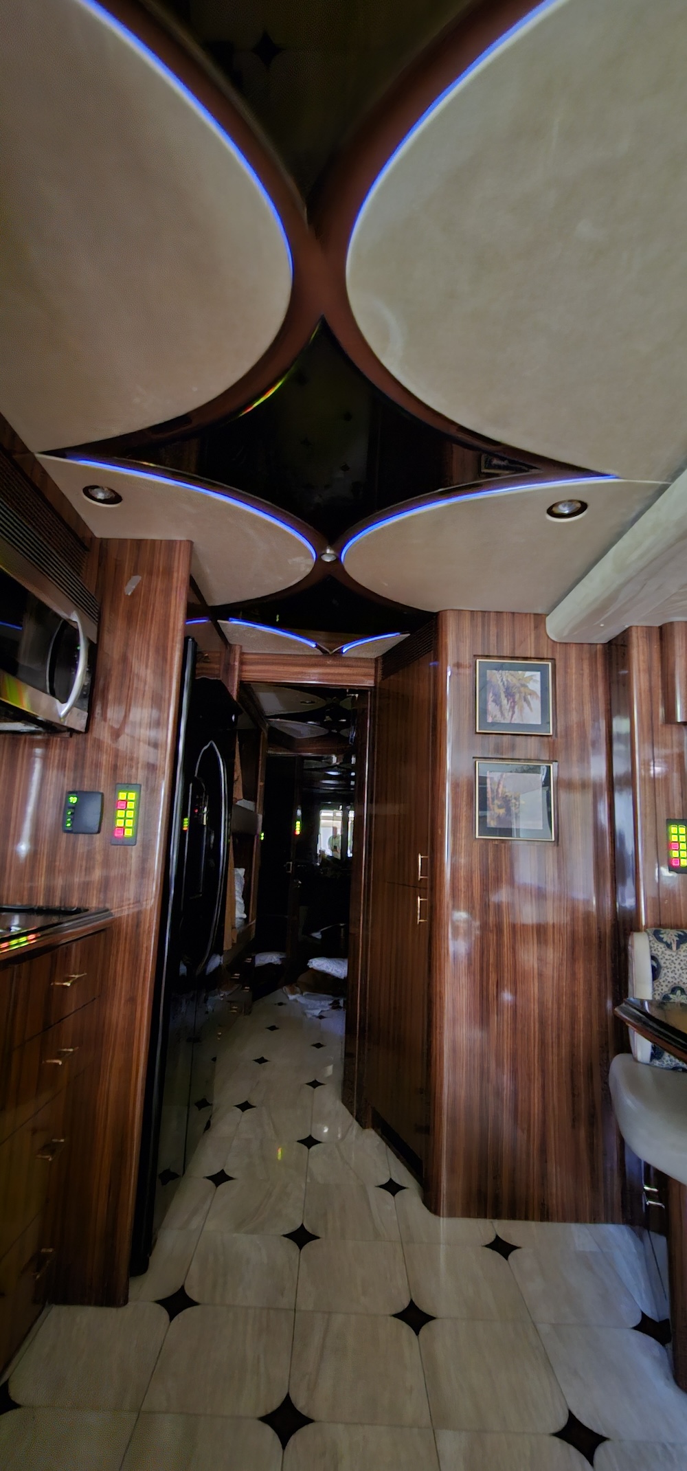2005 Prevost Marathon XLII For Sale