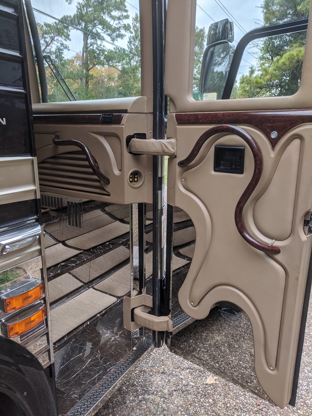 20085Prevost Marathon XLII For Sale