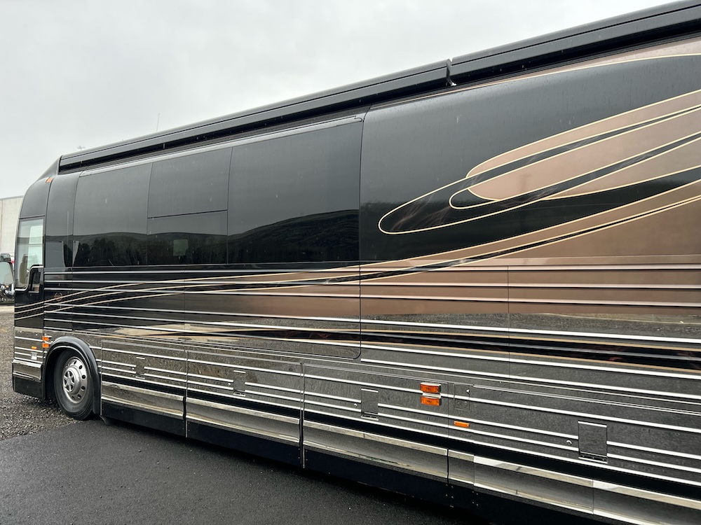 2005 Prevost Marathon XLII For Sale