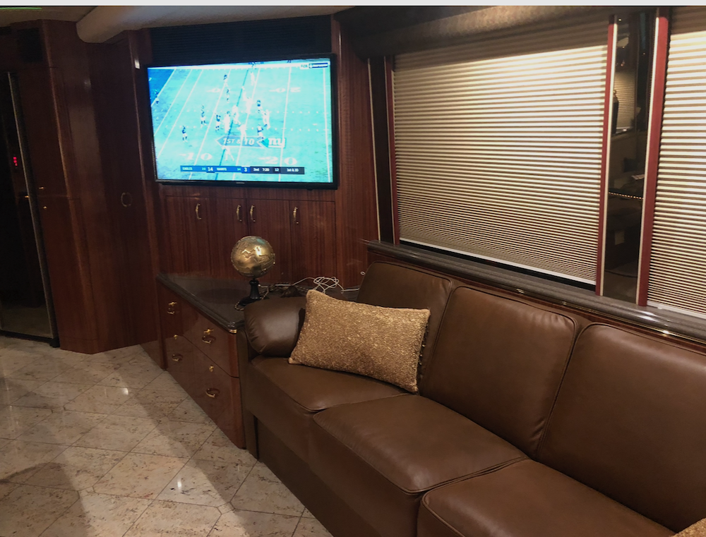 2005 Prevost Marathon XLII For Sale