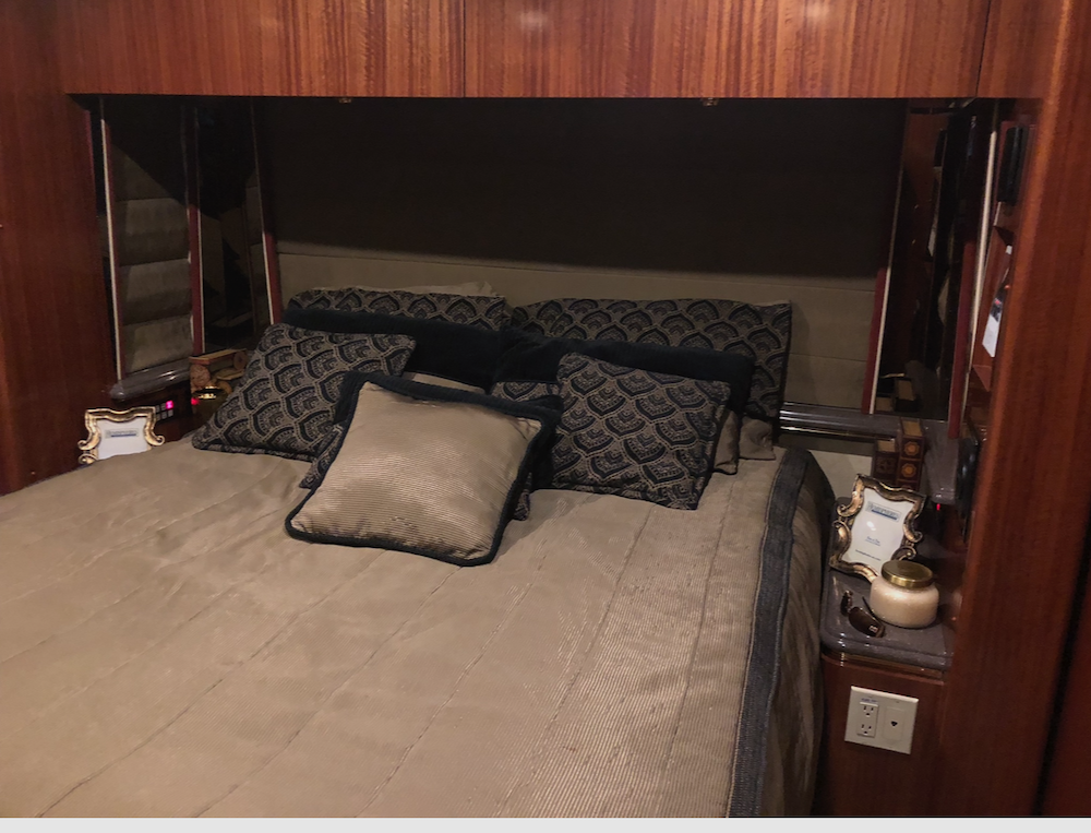 2005 Prevost Marathon XLII For Sale