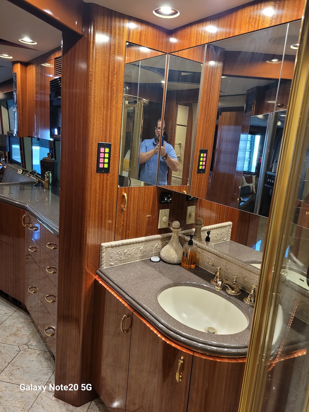 2005 Prevost Marathon XLII For Sale