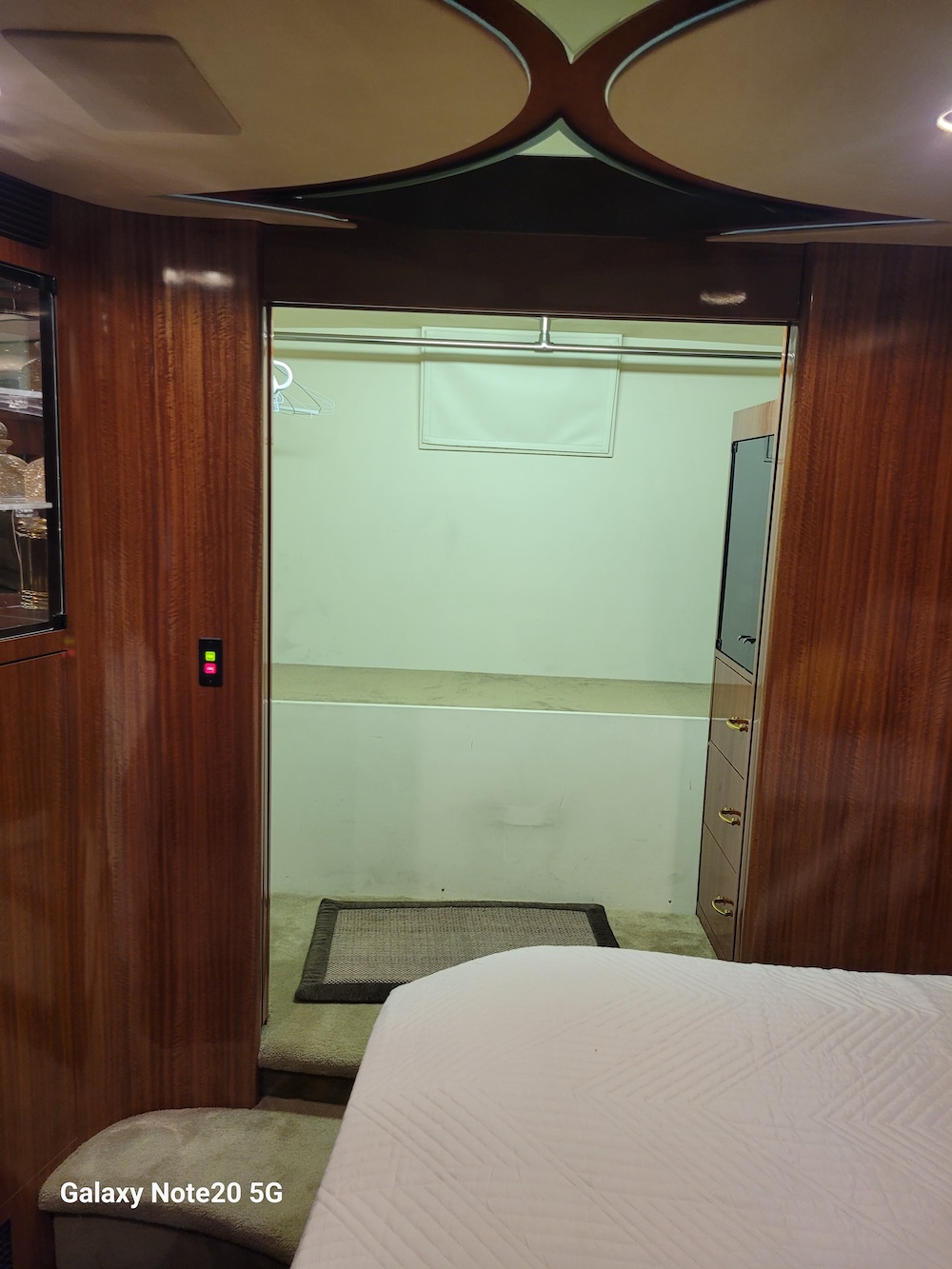 2005 Prevost Marathon XLII For Sale